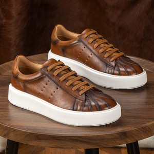 Olunpo Chaussures décontractées pour hommes, chaussures Forrest Gump, cuir vieilli rétro, chaussures à semelle épaisse à la mode pour hommes - Product Image 3