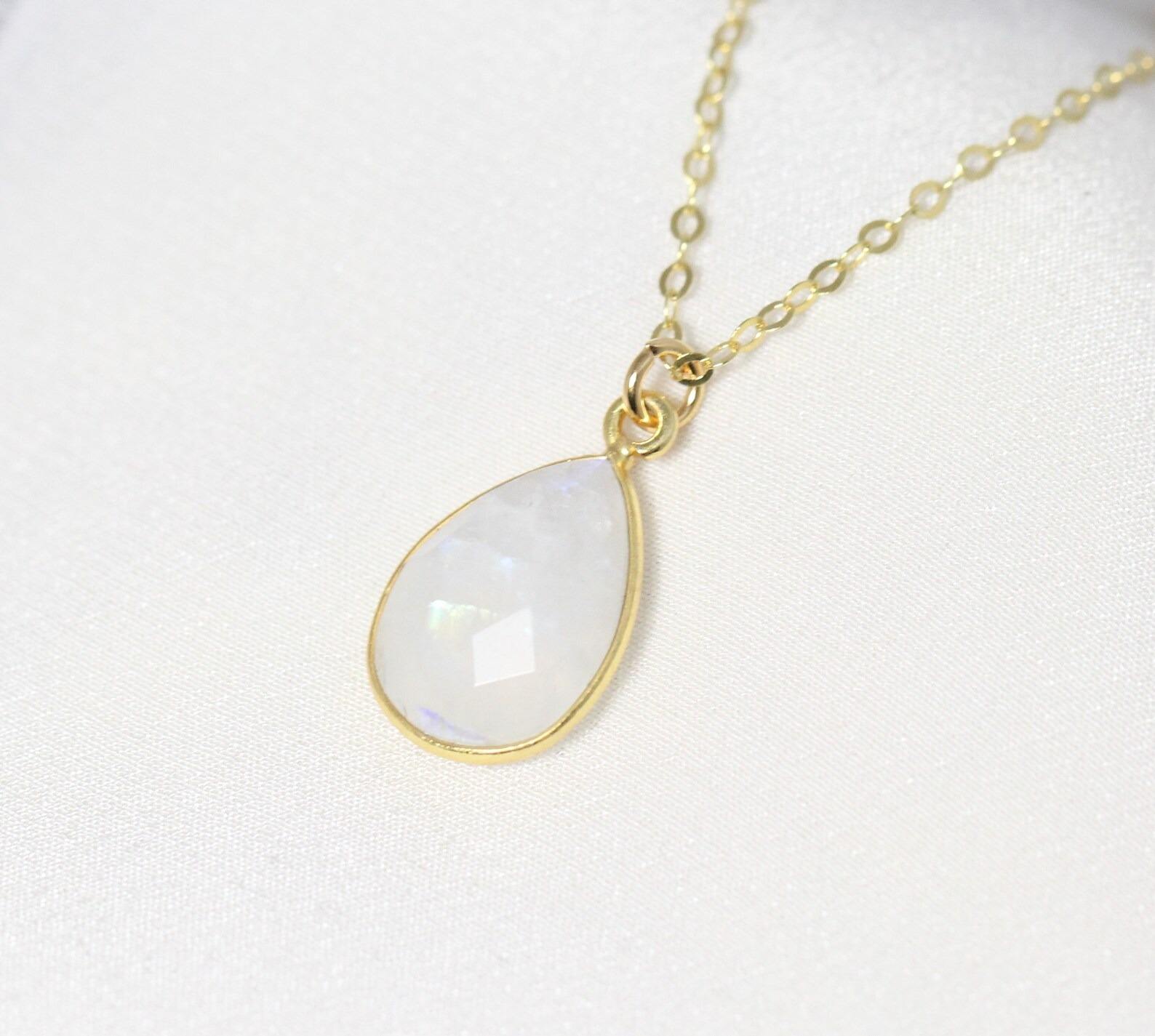 มูนสโตนสีรุ้ง