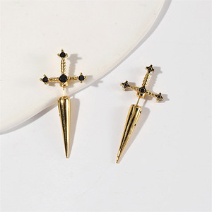 Bas quantité minimale de commande 10 pièces en gros classique Steampunk gothique croix épée poignard boucles d'oreilles Zircon princesse coupe argent plaqué pour la fête - Product Image 3