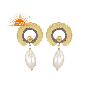 Pendientes colgantes de circonia cúbica natural chapado en oro de 18k y perlas, joyería fina - Product Image 1