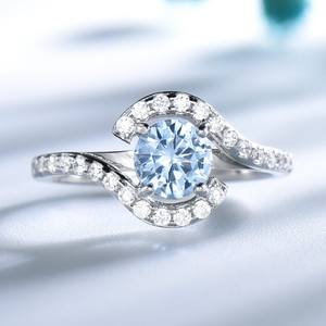 Anillo de compromiso VVS Moissanite 925 Plata personalizada 14K 18K oro blanco IGI Ajuste de canal certificado para mujeres - Product Image 6