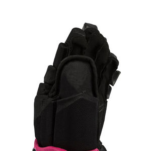 ถุงมือฮอกกี้น้ำแข็ง HI-GLOW SPORTS INTERNATIONAL แบบกำหนดเอง น้ำหนักเบา ระบายอากาศได้ดี ผลิตจากหนังและคาร์บอนไฟเบอร์ พร้อมตัวล็อคแบบ Snap Closure - Product Image 5