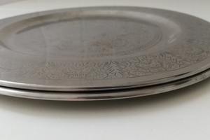 Bandeja de Servicio Clásica de Metal de Hierro Premium Hecha a Mano, con Acabado Pulido y Texturizado, Colores Personalizables, Plata y Oro, para Uso en Restaurantes y Hoteles - Product Image 2