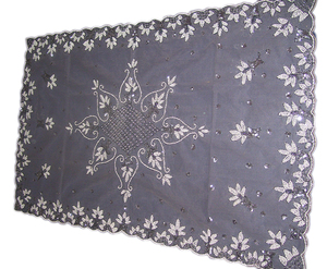 Organza luxueux avec couverture de table personnalisable brodée géométrique en velours décor élégant de Eid et de vacances pour l'intérieur - Product Image 6