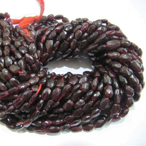 Perles de pierre taillées à facettes en grenat naturel 6x8mm-6x10mm forme ovale rouge foncé produit à long brin de 13 pouces - Product Image 1