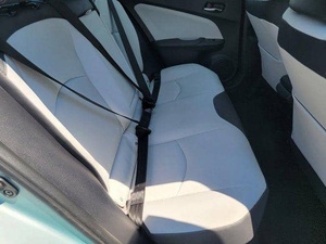 2017 pour Toyota Prius Four automatique en cuir intérieur lumière R16 en alliage d'aluminium Diesel utilisé Diesel Hilux Range Rover KEO micros - Product Image 6