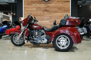 รถมอเตอร์ไซค์ไทรค์ Davidson FLHTCUTG - Tri Glide Ultra รุ่นใหม่ เครื่องยนต์ 4 จังหวะ ประกอบใหม่สำหรับขาย พร้อมจัดส่ง - Product Image 2