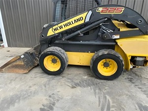 Hot Selling 2013 NEW HOLLAND L225 Product Mini Compact Tracked Skid Steer Track Loader Innovative Technology - Product Image 3