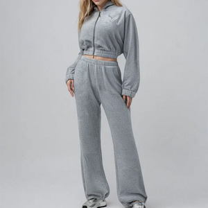 Conjunto Deportivo de Dos Piezas con Capucha para Mujer, Estilo Casual, con Pedrería, de Invierno, de Lujo, Precio de Fábrica, Venta al Por Mayor - Product Image 1