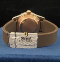 Reloj Mecánico con Diamantes Moissanita de Corte Redondo y Correa de Goma Marrón para Hombre