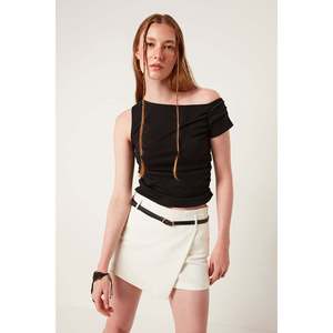 Blusa con cuello asimétrico - Product Image 1