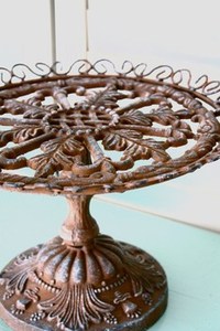 Support de service à gâteau à 3 niveaux en bois enduit noir vieilli avec poignée en métal idéal pour la présentation de gâteau élégante et la décoration de cuisine - Product Image 2