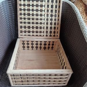 Panier de rangement en bambou tissé de forme carrée robuste avec des coins lisses et arrondis, des motifs de tissage serrés - Product Image 2