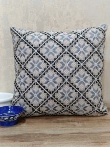 Tendance décorative nouveau traditionnel Jacquared broderie maison housse de coussin oreiller Shamrey avant dos solide 100% coton - Product Image 3