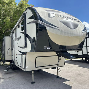 Remolque Ligero para Campamentos Familiares, Fácil de Remolcar, Remolque de Viaje para Campamentos en Carretera, Remolque de Aluminio 4x4 - Product Image 1