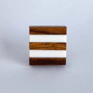 Perilla de Puerta Cuadrada de Madera y Resina Blanca, Color, Forma y Tamaño Personalizables, Hecho en India - Product Image 1