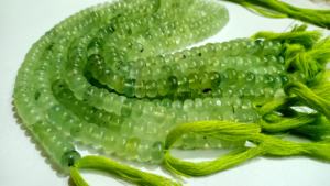 Rondelle de pierres précieuses naturelles de Prehnite lisse lisse 8mm perles vendues par brin 8 pouces de long perles de pierres précieuses de grande qualité - Product Image 5