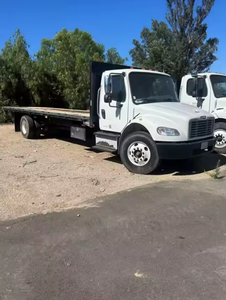 Venta al por Mayor de Remolques de Plataforma Freightliner M2 106 Usados de 2014, 2015 y 2016, Listos para Exportación - Product Image 2