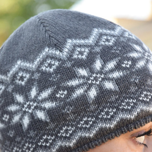 Bonnet jacquard personnalisé avec logo personnalisé OEM Bonnet en tricot pour vêtements décontractés, promotions et mode hivernale - Product Image 4