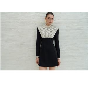 เดรสใหม่มาแรง ดีไซน์หรูหรา NACII MINI DRESS ผ้าโพลีเอสเตอร์ 73% เรยอน 17% สแปนเด็กซ์ 10% ตกแต่งด้วยลูกไม้คริสตัล งานปักมือ ชุดเดรสผู้หญิง - Product Image 4