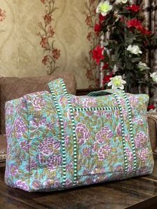 Bolsa de Viaje Deportiva de Lujo Hecha a Mano con Estampado Floral, Bolsa de Viaje de Fin de Semana Duradera de Gran Capacidad - Product Image 5