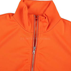 Conjunto de chándal para mujer personalizado OEM, conjunto de dos piezas, precio directo de fábrica, chaqueta con cremallera y pantalones para mujer, uso diario - Product Image 4