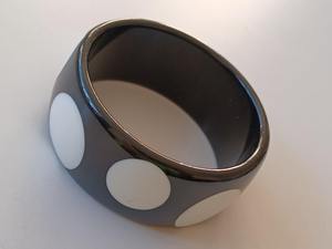 Bracelets en résine violette et rouge Style citrouille en différentes couleurs Bracelets et bracelets en résine colorée - Product Image 2