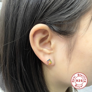 Pendientes de aro de Plata de Ley 925 con zirconia, joyería minimalista con piedras de colores - Product Image 6