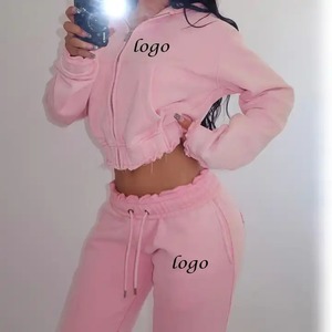 Ensemble de survêtement vintage deux pièces pour femmes, coupe courte, en polyester épais, avec logo personnalisé, pantalon de jogging et fermeture éclair effet usé - Product Image 2