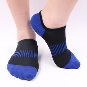 Fabricant de chaussettes en Chine, chaussettes basses invisibles antidérapantes en coton de bambou noir pour hommes, été - Product Image 3