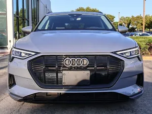 2022 Audi E-Tron Premium - Product Image 3