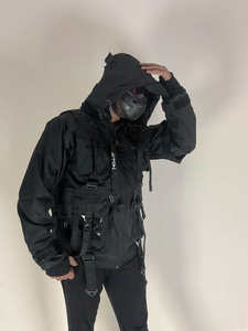 Veste d'hiver pour hommes imperméable et respirante Holy Graill Techwear vente en gros de veste à capuche noire personnalisée avec un design Streetwear élégant - Product Image 3