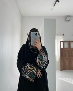 Abaya en satin de luxe sur mesure en gros pour femmes Petite robe islamique turque Manches bouffantes Style Dubaï Vêtement en soie de haute qualité - Product Image 4