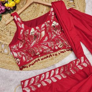 Entra a cada ocasión con una elegancia real en este magnífico Lehenga Saree de diseñador. Una combinación perfecta de encanto tradicional. - Product Image 6