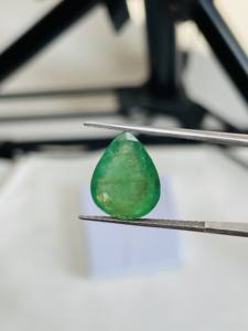 Esmeralda Natural de Zambia, Corte Pera, 4.60 Quilates, Piedra Preciosa de Buena Calidad, Lustre, Color Verde Bonito, Pulido Perfecto para Cualquier Joyería - Product Image 3