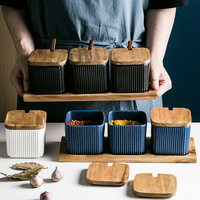 Ensemble de bocaux à épices en céramique blanche de style nordique minimaliste avec couvercles en bambou pour la cuisine