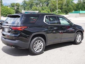 Negro Usado 2024 LT Automático R18 Light AWD Asientos de Tercera Fila Asientos de Tela Sistema de Navegación Asientos Calefactables - Product Image 6