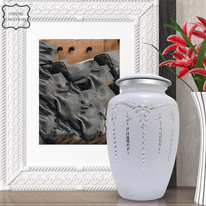 Urna de cremación para adultos de latón macizo estándar clásico, suministros funerarios para cenizas humanas, diseño elegante - Product Image 5