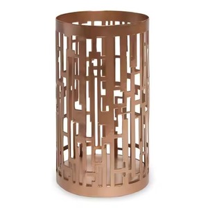 Portavelas de metal rústicos y elegantes de estilo antiguo para decoración de interiores de lujo, fiestas y temas de decoración espiritual. - Product Image 1