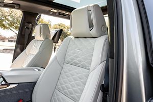 LISTO PARA ENVIAR: CA-DILL-AC ES-CALA-DE 4WD SPORT PLATINUM 2025 - Product Image 5