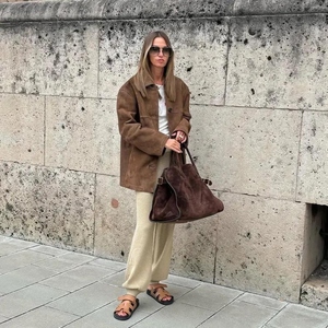 Manteau en daim de mouton véritable marron pour femme, surdimensionné, doux, coupe-vent, double boutonnage, vêtement d'extérieur d'hiver, style vintage streetwear - Product Image 4