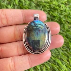 Collier de fiançailles élégant de style vintage pour femmes, pendentif multi-labradorite en argent sterling 925 plaqué or fait main - Product Image 4