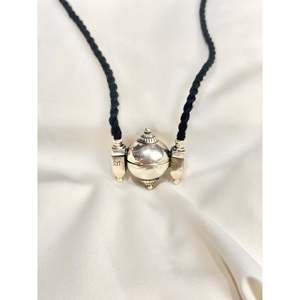 Colgante Lingam de Plata 925 Hecho a Mano con Cordón Ajustable, Colgante o Amuleto con Patrón de Cruz y Números de Estilo Religioso en Oro Rosa - Product Image 3