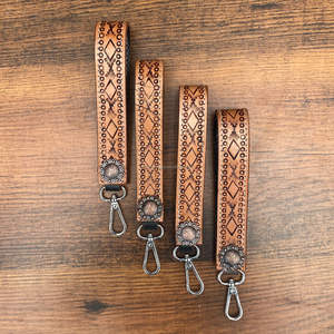 Vente en gros de bracelet Concho en métal de forme régulière avec logo personnalisé personnalisé personnalisé porte-clés en cuir véritable usiné à la main - Product Image 5