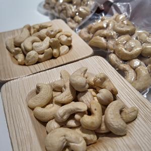 Noix de cajou bio d'Afrique, calibre W240, grande qualité, nettoyées, 100% biologiques, en vrac, export pour l'industrie alimentaire mondiale - Product Image 1