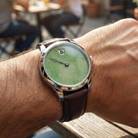 Montre automatique ODM à heures sautantes, mouvement Miyota 8215, cadran guilloché violet, acier inoxydable 316L, verre saphir, bracelet en cuir, OEM