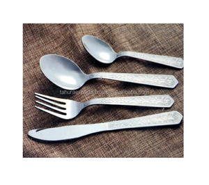 Juego de cubiertos de metal de nueva calidad de diseño antiguo con hogar y utensilios de cocina en tamaños personalizados para ocasiones de exportación - Product Image 3