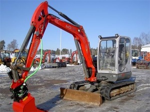 Excavadoras hidráulicas mini usadas Takeuchi TB225 de 2.5 toneladas en venta - Product Image 5