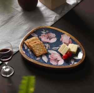 Elégante planche en bois faite à la main pour fromage aux fruits et collations Plateau de service en bois rustique pour la maison et le restaurant - Product Image 6