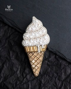 Broches con cuentas Broche de diseñador hecho a mano. Accesorios de alta calidad. Broche de diseño único. El mejor regalo para baby shower. - Product Image 2